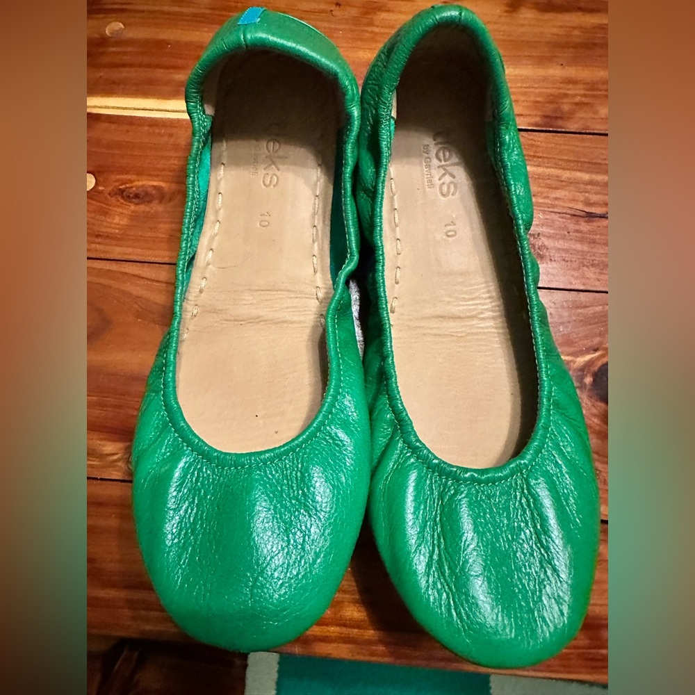 Tieks Clover Green Leather Ballet Flats - Picture 2 of 3